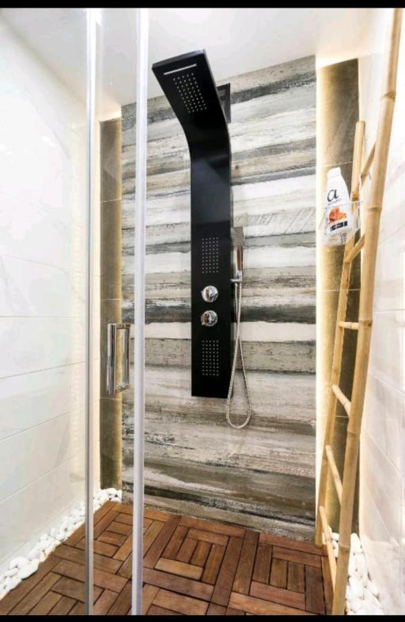 אתונה Romantic Jacuzzi Apartment מראה חיצוני תמונה