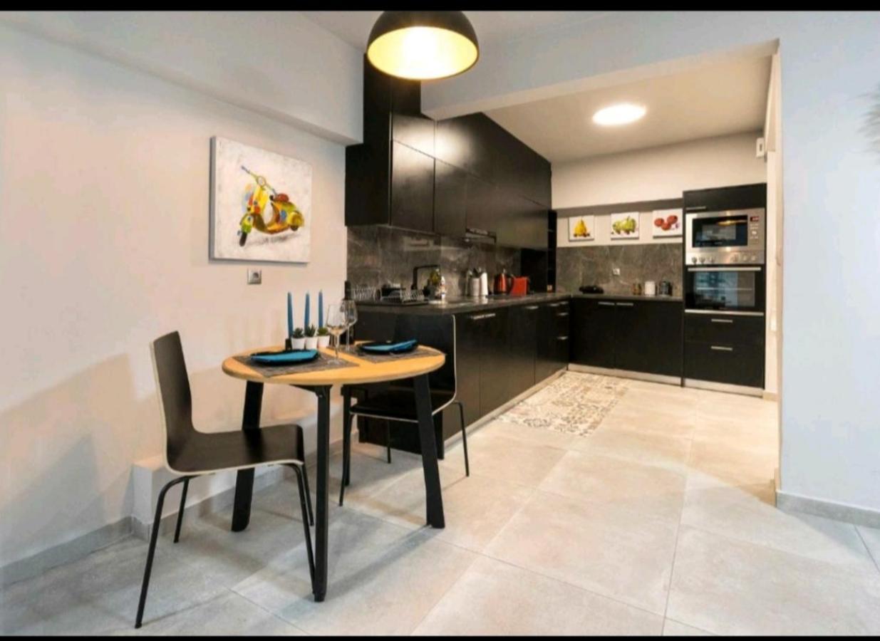 אתונה Romantic Jacuzzi Apartment מראה חיצוני תמונה